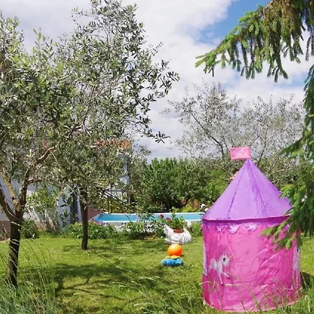 Im Dorf Peresiji Svetvinčenat